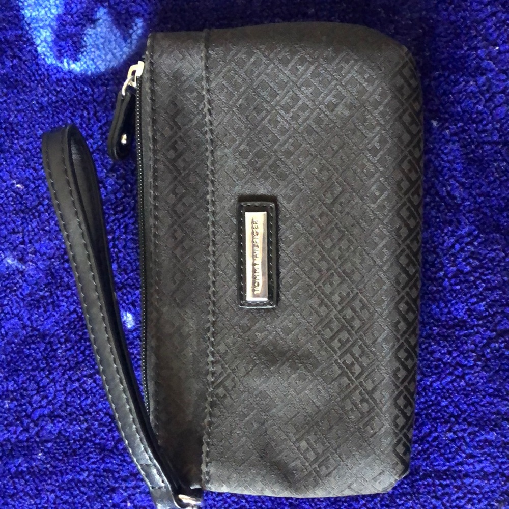 Women 2 Pocket Wristlet